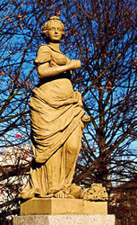 Lübeck hett ok en Frieheitsstatue! Düt is de "Frieheit".  Klick op to'n Vergröttern!