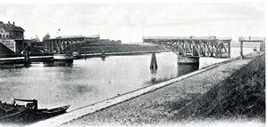 De Herrenbrüüch 1906, nadem dat en Schipp ehr tweimaakt hett. Klick op to'n Vergröttern!